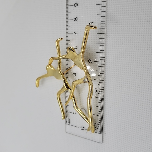 Large Gold Tone Dancers Brooch - Picture 6 of 8